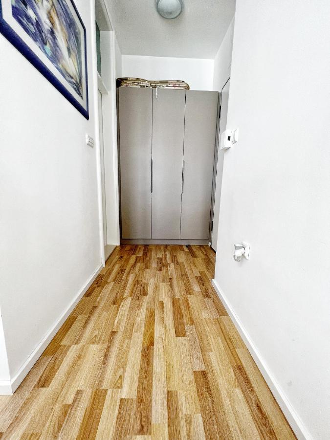 Studio Apartma Pag Blue Ocean 1 With Sea View Pag Town Eksteriør bilde