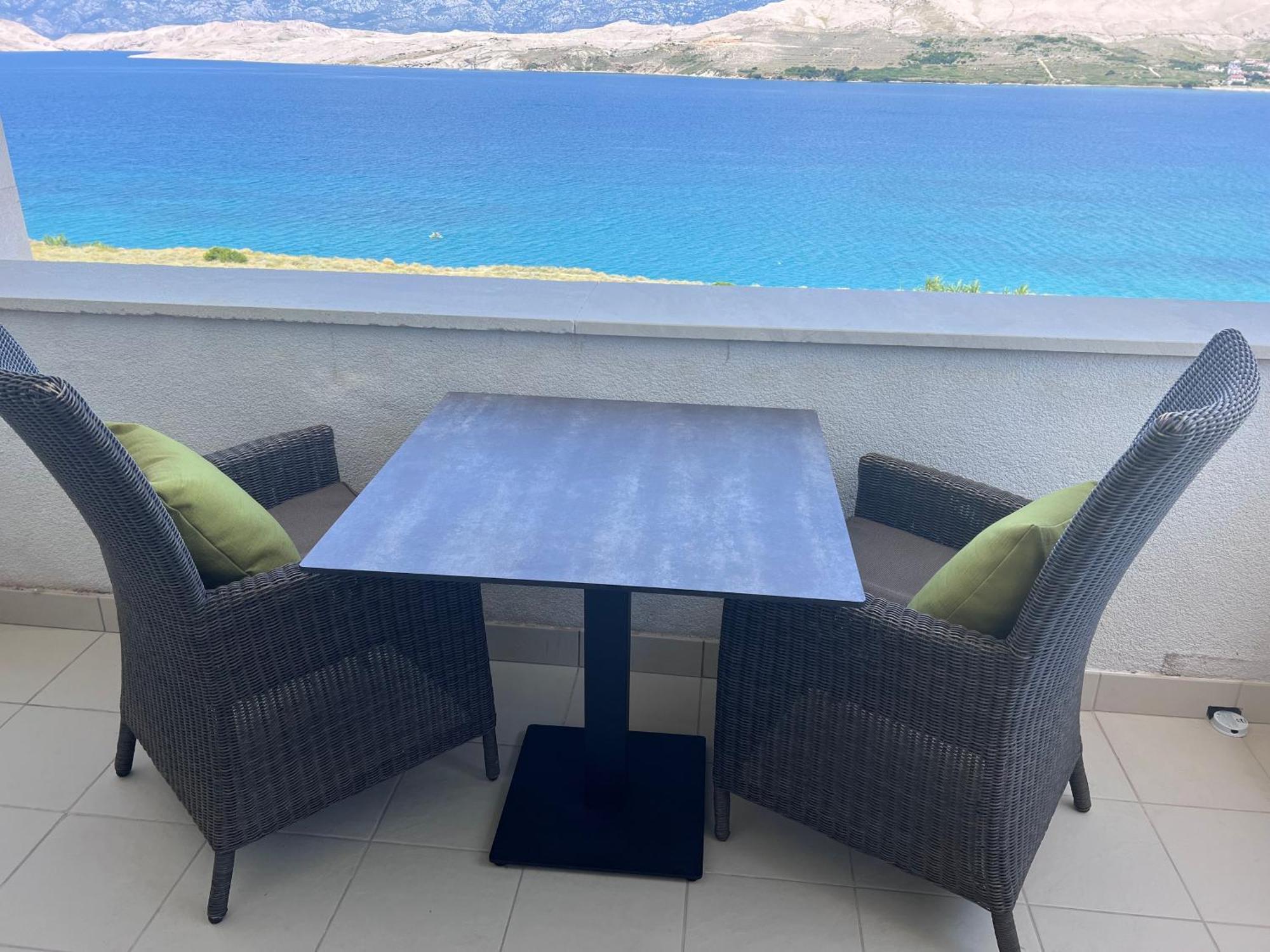 Studio Apartma Pag Blue Ocean 1 With Sea View Pag Town Eksteriør bilde